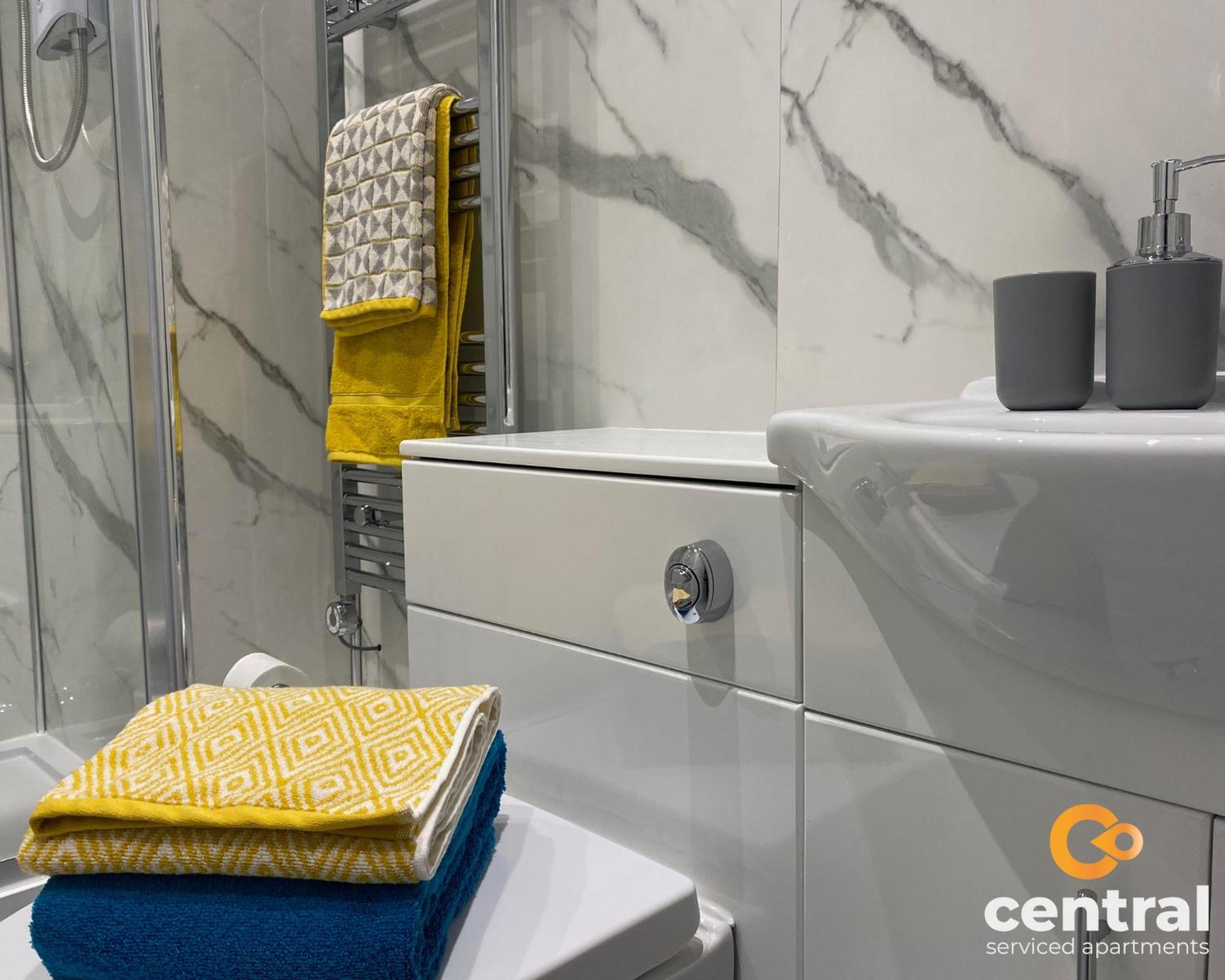 Central Serviced Apartments - Cosy 1 Bedroom - Modern - Close To Transport Links - Quiet Neighbourhood - Fast Wifi - Fully Equipped - Smart Tvs In All Rooms - Monthly Stays Welcome - Free Street Parking - Ideal Relocation To Dundee Accommodation Exterior foto